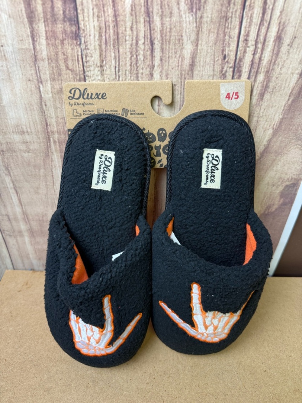 Dluxe by Dearfoams Black Slippers with White Detail